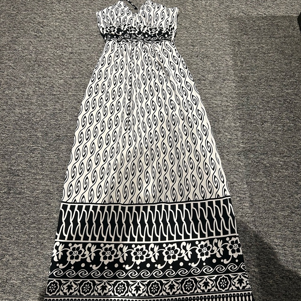 Jessica Monochrome Swirl Maxi Dress - Picture 1 of 3